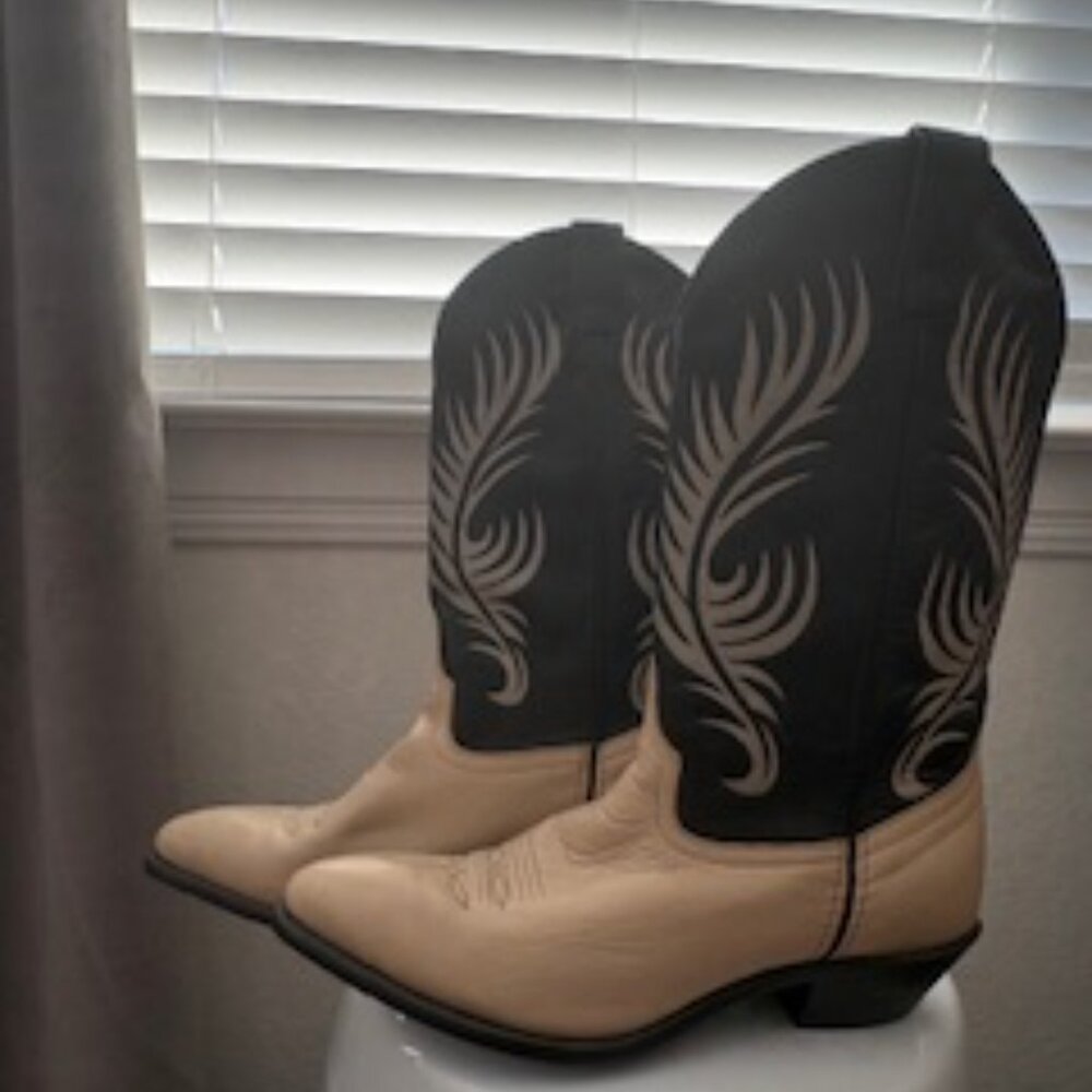 VINTAGE 1980'S - TRAMPOLINE CODE WEST BLACK/BEIGE LEATHER COWBOY BOOT, SIZE 8M - Picture 4 of 7